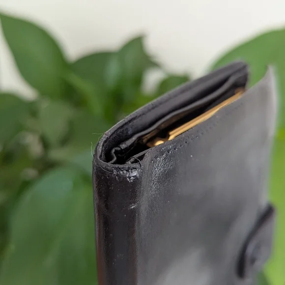 Vintage Chanel Black Leather Wallet - Picture 16 of 17